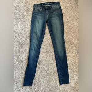 Women’s low rise skinny jeans